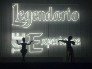 letras corporeas luminosas