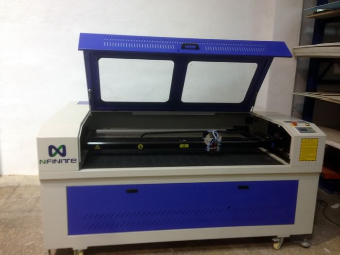 maquina corte y grabado laser cnc